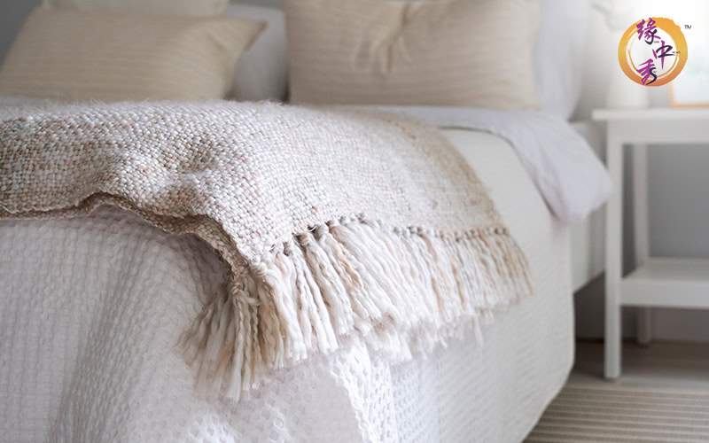 Bed placed in the optimal sleeping direction